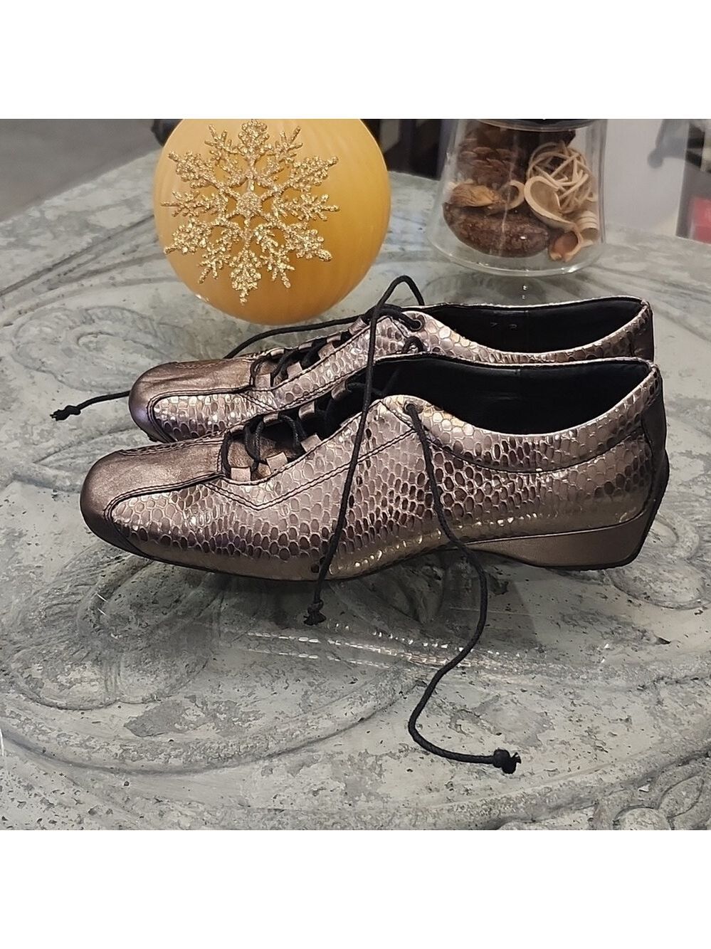 Roberto CAPUCCI women's Metallic Snakeskin Lace-Up Shoes 7 b